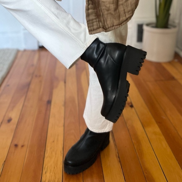 Frame Le Croyden Faux Leather Pull on Lug Sole Boot Blqck - Picture 1 of 14